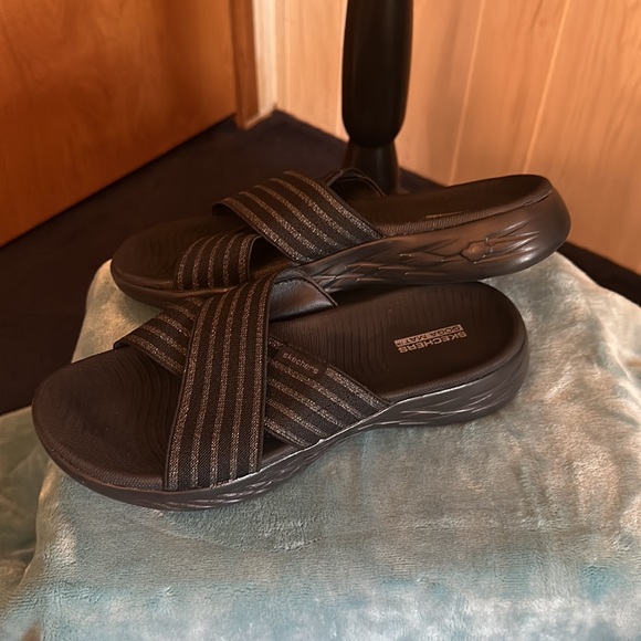 Sketchers goga mat sandals, size 7 - Picture 3 of 5